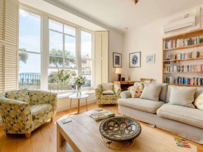 Tenby beachside apartment sleeps 6