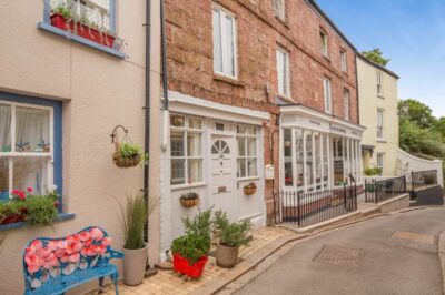 Cawsand seaside cottage sleeps 9