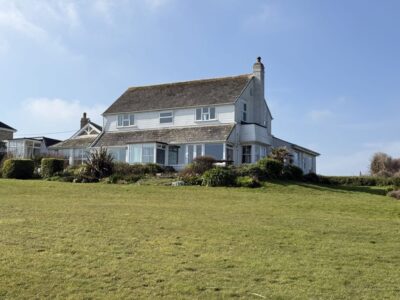 Carbis Bay dog friendly cottage near golf
