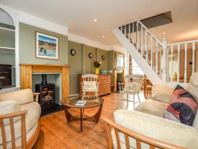 Whitstable cottage by the sea sleeps 4
