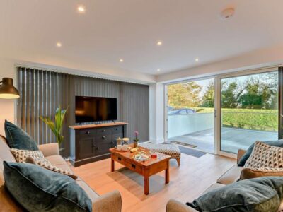 Plymouth costal apartment sleeps 4