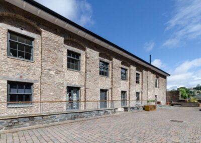 Dartmouth Pottery apartment sleeps 5