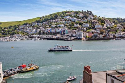 Dartmouth riverside apartment sleeps 5