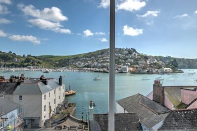 Dartmouth ferry view sleeps 5