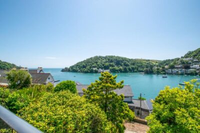 Kingswear stylish holiday apartment for 6