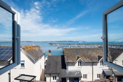 Brixham family friendly cottage sleeps 8