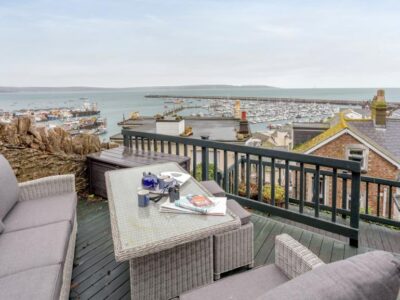 Brixham coastal lookout sleeps 8