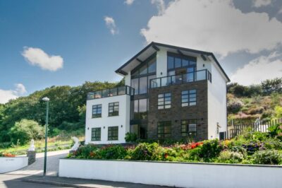 Spacious Tresaith cottage