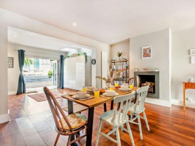 Paignton dog friendly holiday home for 6