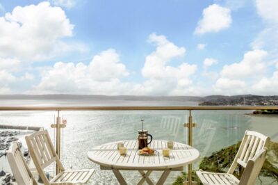 Torquay sea view apartment for 6