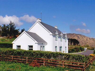 Dunmanus Bay holiday cottage sleeps 7