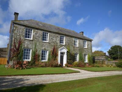 Pentewan dog friendly cottage sleeps 5
