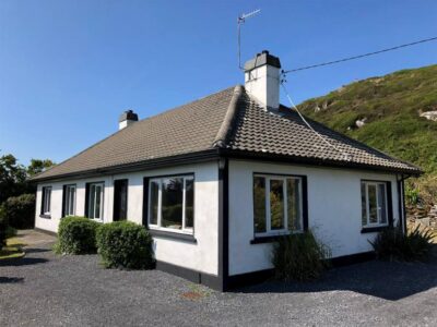 Clifden Bay dog friendly seaside cottage