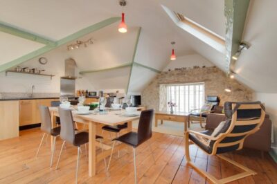 Lyme Bay dog friendly cottage for six