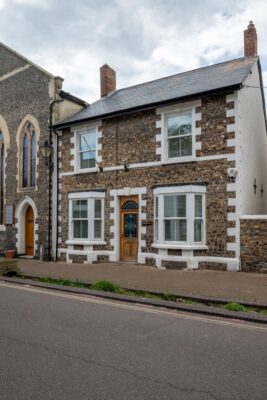 Beer luxury coastal cottage for six