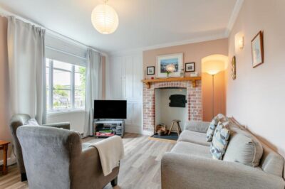 Beer coastal cottage sleeps 6