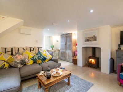 Charmouth pet friendly cottage sleeps 5