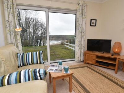 Freshwater East apartment with sea views