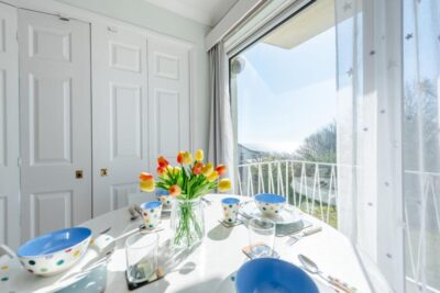 Freshwater East holiday home near the beach