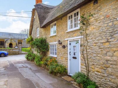 Burton Bradstock dog friendly couples cottage