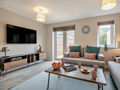 Lulworth coastal cottage sleeps 4