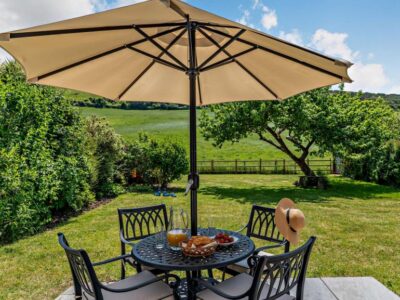 Lulworth pet friendly bungalow sleeps 5