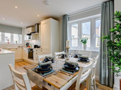 Lulworth retreat sleeps 6