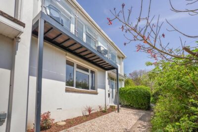 Lulworth Cove cottage sleeps 6