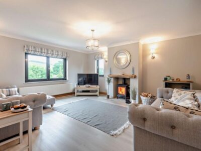 Lulworth seaside cottage sleeps 6