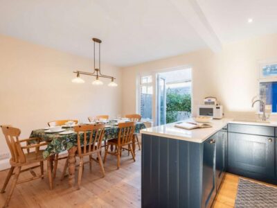 Swanage seaside cottage for 6