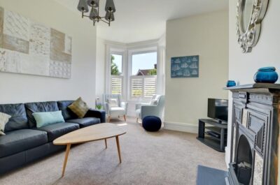 Swanage seaside apartment sleeps 4