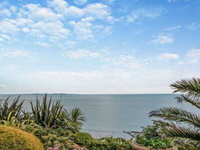 Tenby second floor apartment with sea views