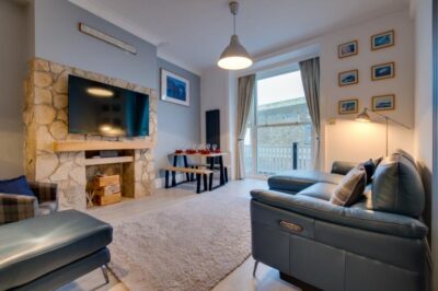 Swanage apartment with sea views