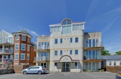 Swanage sea view apartment sleeps 6
