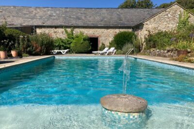 Chale self-catering cottage sleeps 6