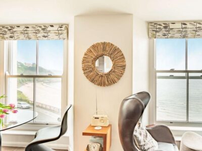 Tenby two bed apartment with sea views