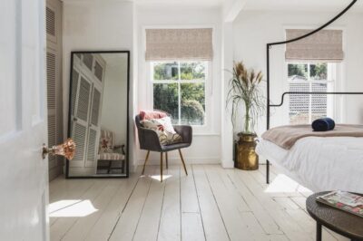 Freshwater coastal cottage sleeps 10