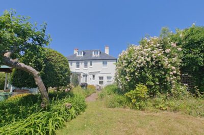 Isle of Wight luxury hot tub cottage