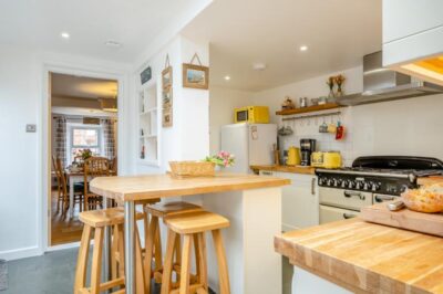 St Helens coastal cottage sleeps 6