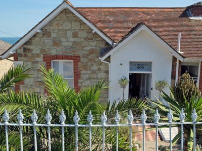 Ventnor sea view apartment sleeps 4