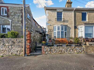 Ventnor sea view cottage sleeps 4