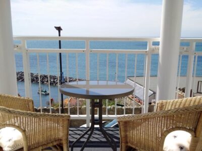 Ventnor holiday apartment with sea views