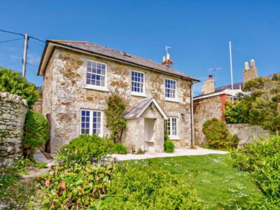 Niton coastal cottage sleeps 6