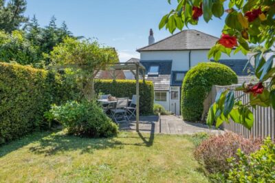 Niton coastal cottage sleeps 4