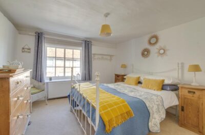 Rye coastal cottage sleeps 4