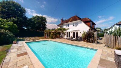 Sussex luxury cottage with pool sleeps 8