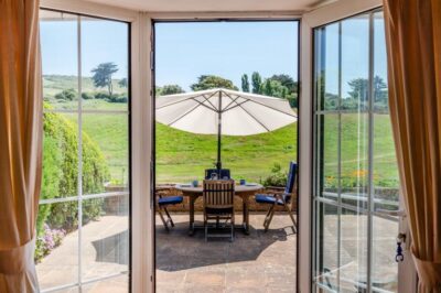 Seaford coastal cottage sleeps 6