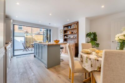 Eastbourne seaside cottage sleeps 4