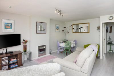 Winchelsea coastal bungalow sleeps 4