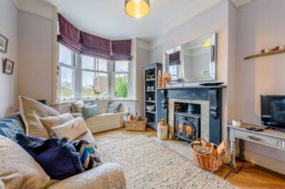 Rye riverside cottage sleeps 4